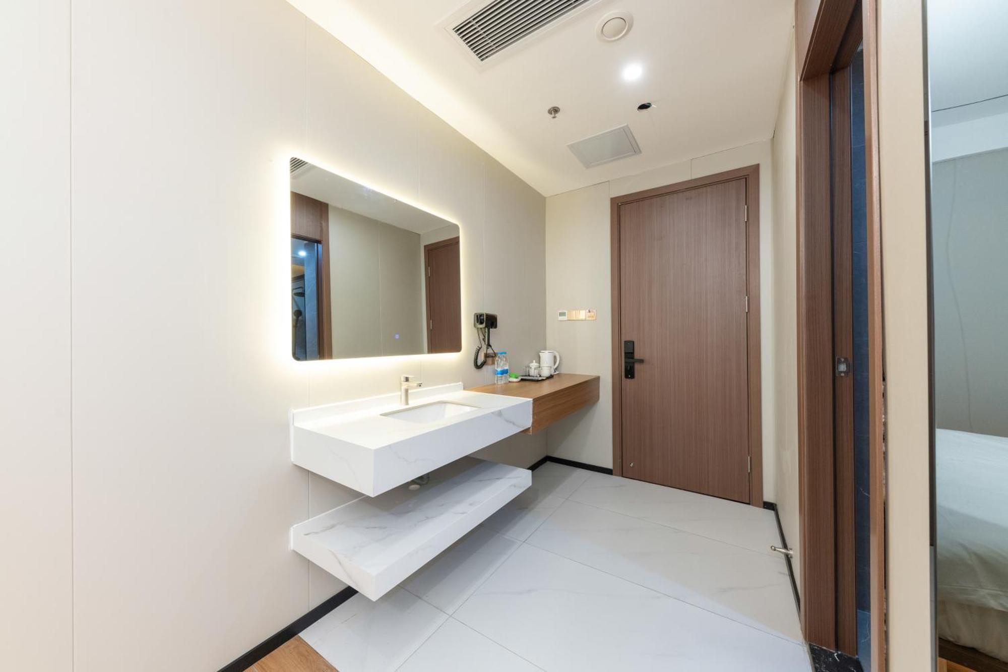 Guangzhou Haiyue Hotel Bagian luar foto