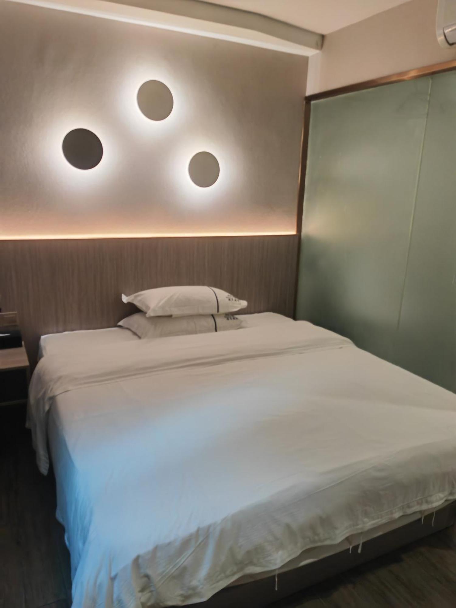 Guangzhou Haiyue Hotel Bagian luar foto